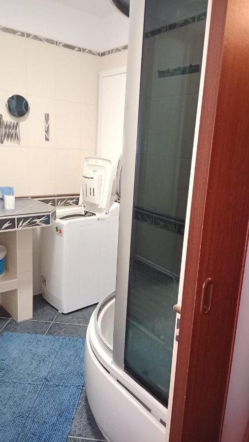 Wolf Apartman Pokojne Ubytovanie V Povazskej Bystrici Ticha Lokalita S Parkovanim Vsade Blizko Vhodne Pre Pracovne Cesty Turistiku Aj Oddych Plne Vybavena Kuchyna โปวาซกา บริสตริซา ภายนอก รูปภาพ