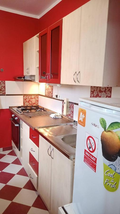 Wolf Apartman Pokojne Ubytovanie V Povazskej Bystrici Ticha Lokalita S Parkovanim Vsade Blizko Vhodne Pre Pracovne Cesty Turistiku Aj Oddych Plne Vybavena Kuchyna โปวาซกา บริสตริซา ภายนอก รูปภาพ